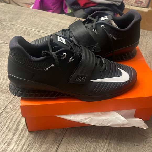 Nike Romaleos 3 NWT - Picture 1 of 5